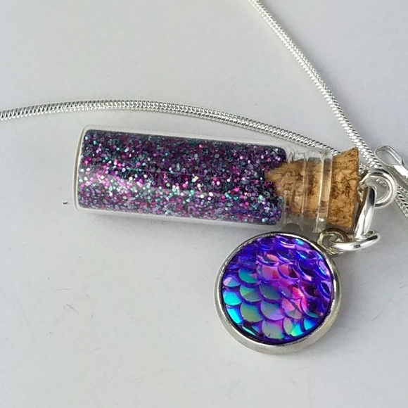 🖤FINAL PRICE🖤Mermaid Scale Pixie bottle necklace - Picture 4 of 6